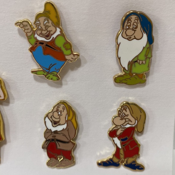 SNOW WHITE DISNEY PIN COMBO - Picture 8 of 16